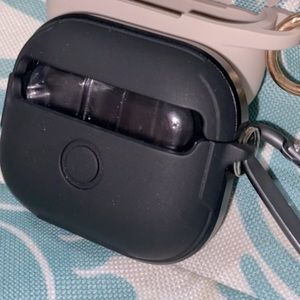 Black protective case for airpod pro’s